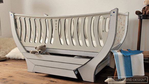 Baby bed with drawers - 2