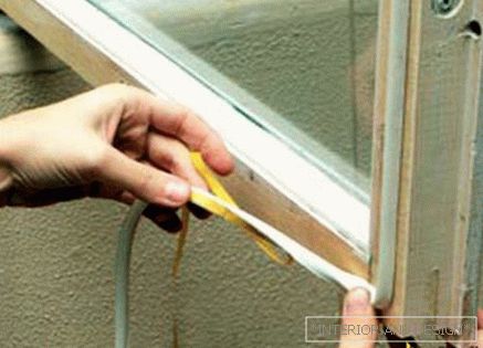 Ways of warming wooden windows
