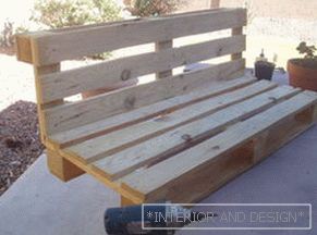 Bench of pallets