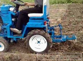 Mini tractor with his own hands on the farm