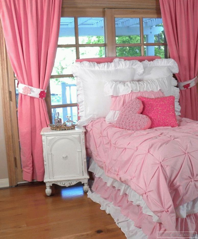 Curtains in a bedroom for the girl 2