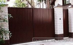 Gate from a professional flooring