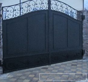 Beautiful gate with forging elements